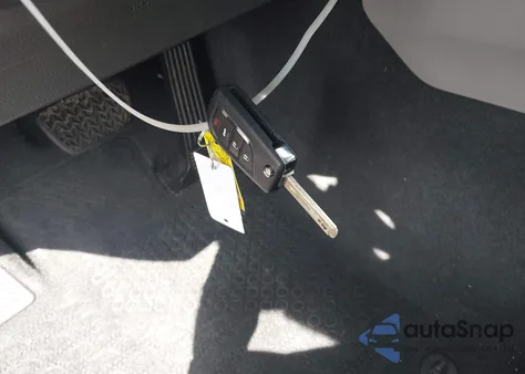 2020 Toyota Camry Le z USA, uszkodzony, nr VIN 4T1C11AK7LU972025